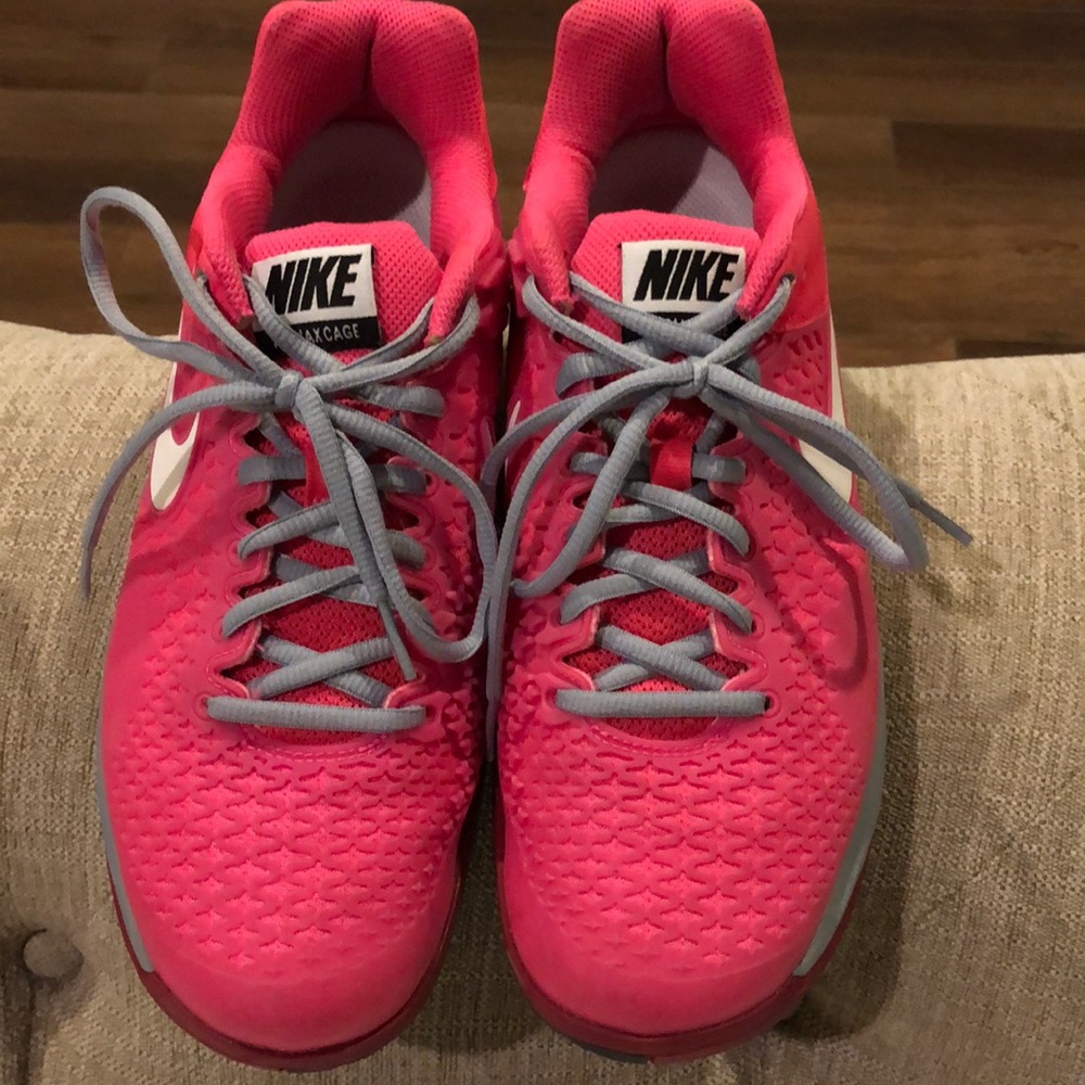 Nike Air Max Cage hot pink in sz 9